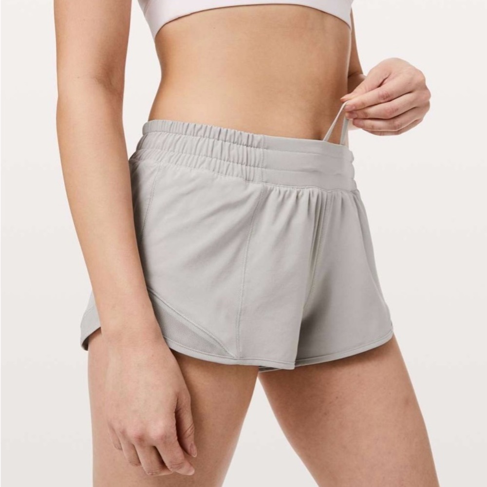 Lululemon Hotty Hot Short II *2.5” –French Clay – Size 2 Retired Color Like New - Picture 5 of 10